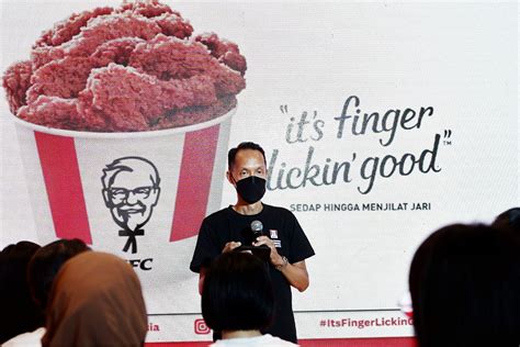 pinay solo fingee|KFC finger lickin good .